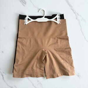 NEARLY NUDE Set of 2 Shaping Seamless Shorts Size Medium NEW NWOT